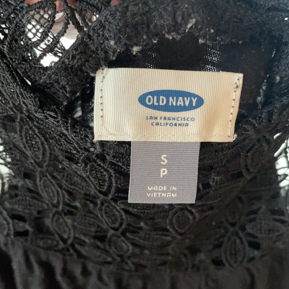 Black off-the-shoulder embroidered shirt from Old Navy - Picture 5 of 5